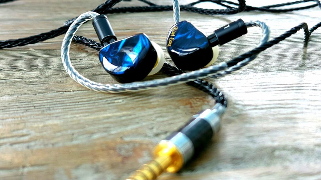 Cadenza with a 4.4 balanced HifiHear SPC cable