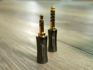 Kinera Hodur included 3.5 and 4.4 modular connectors