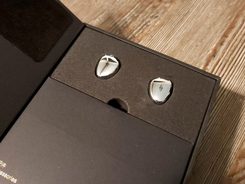 EA500 Packaging & Accessories