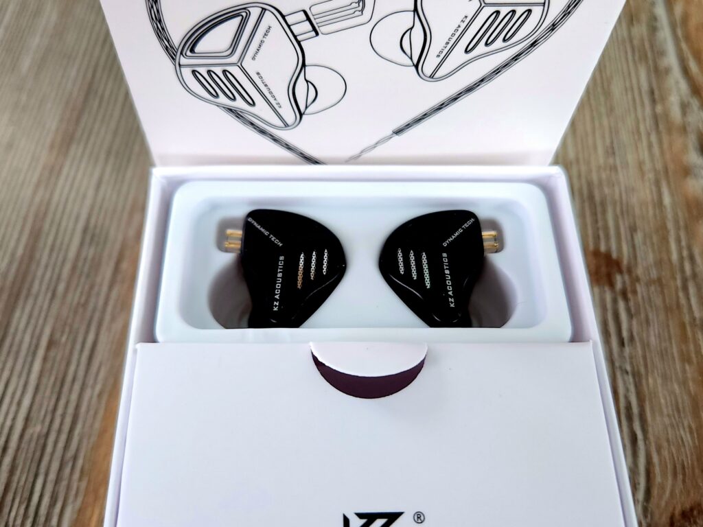 KZ ZVX Packaging