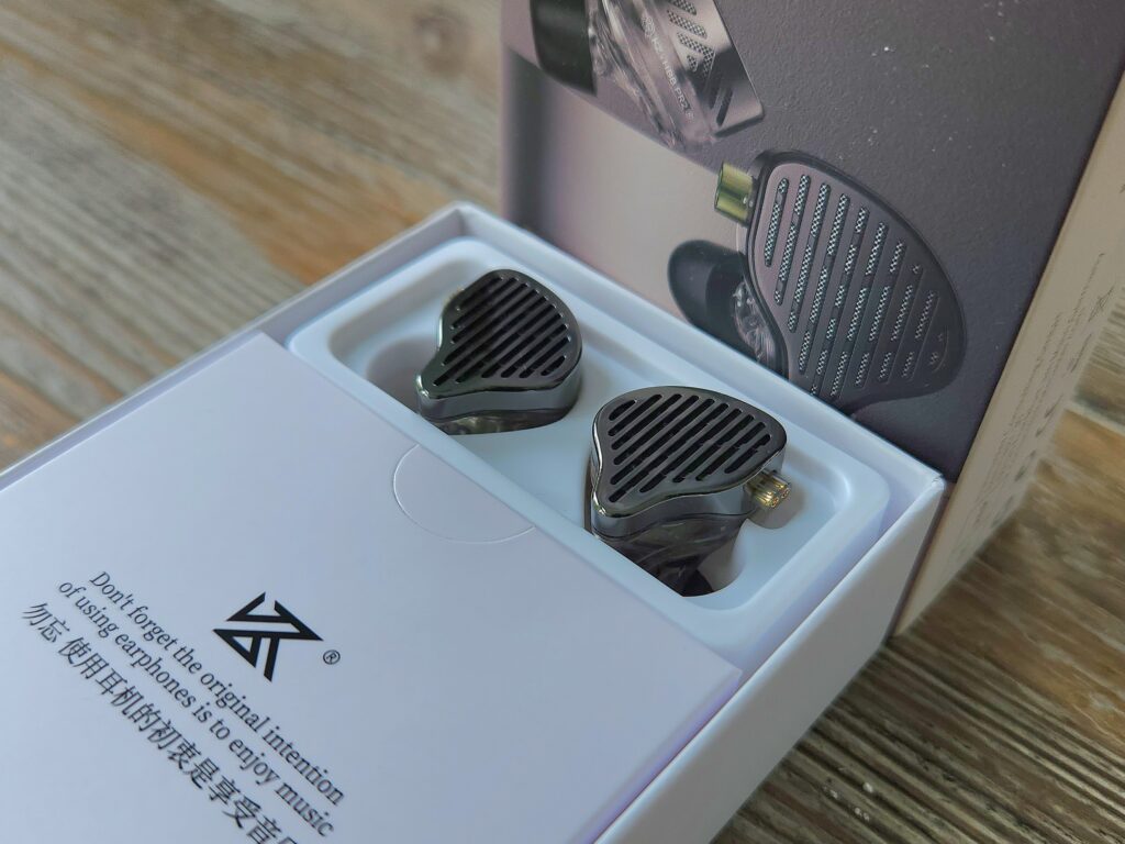 KZ PR2 Packaging