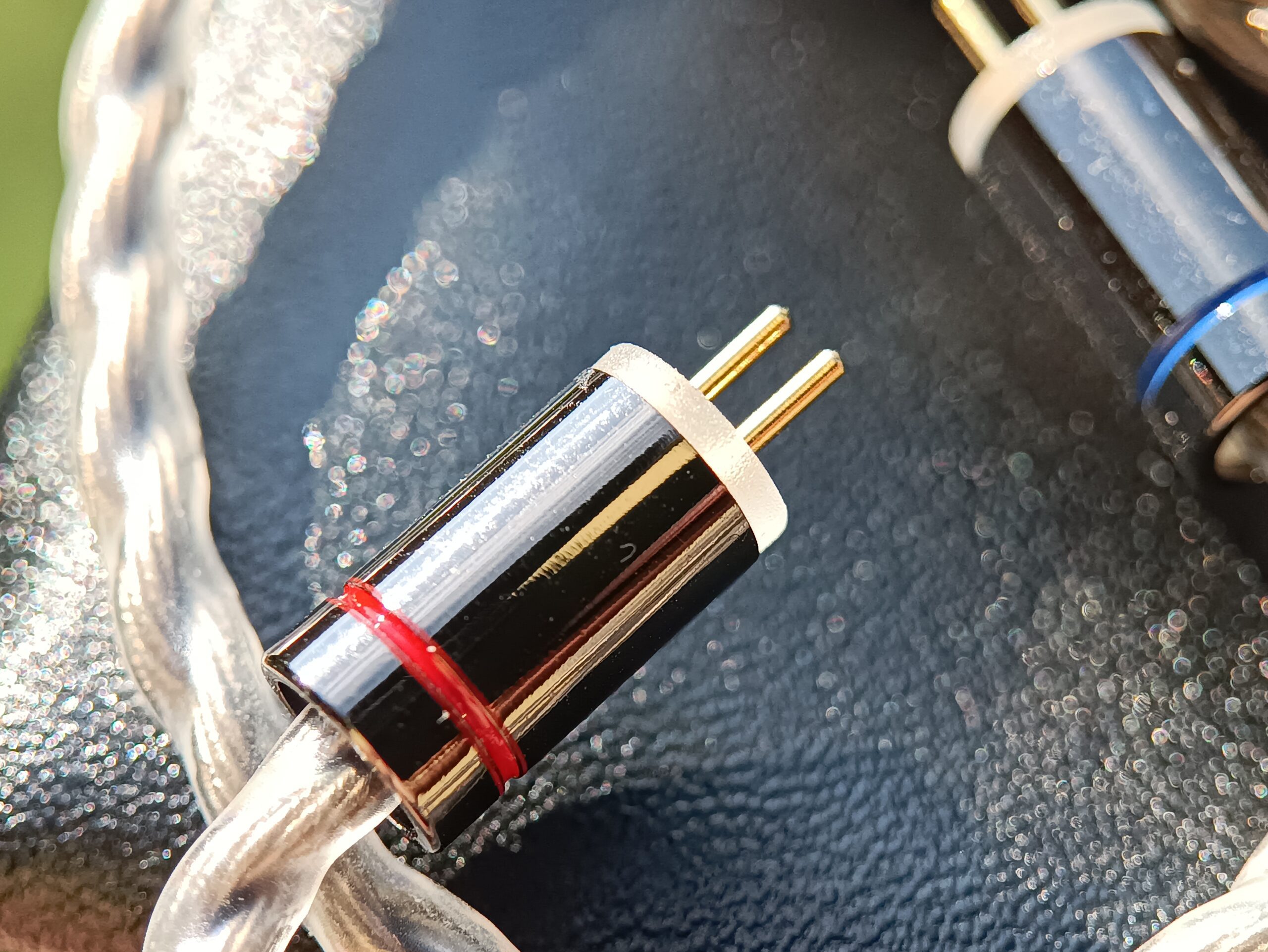 Hidizs MP145 pin connectors