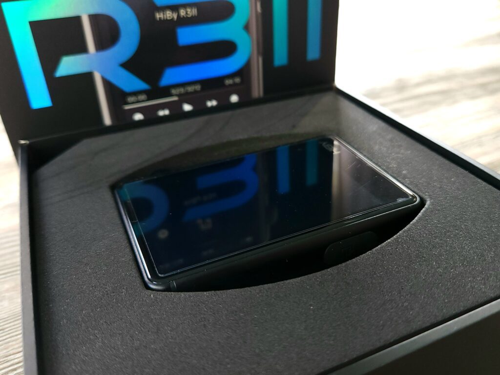 R32 Unboxing