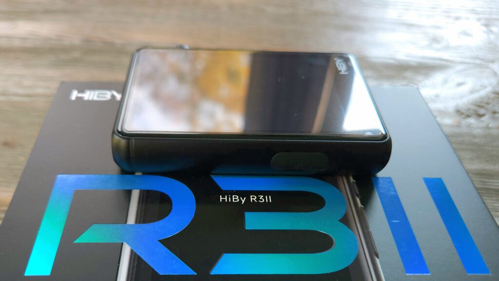 R32
