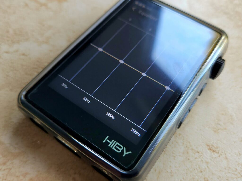R32 Screen