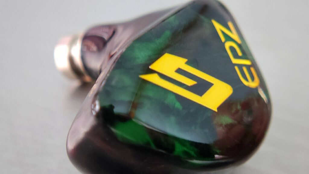 G10
