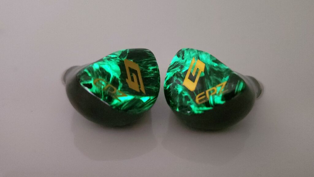 G10
