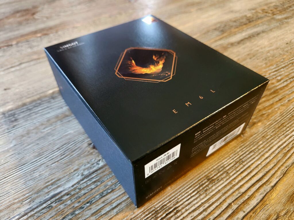 EM6L Unboxing