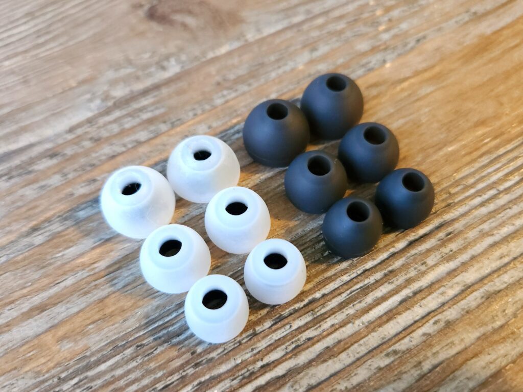 R1 Eartips