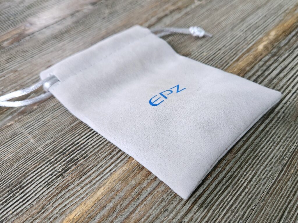 Q1 P Pouch
