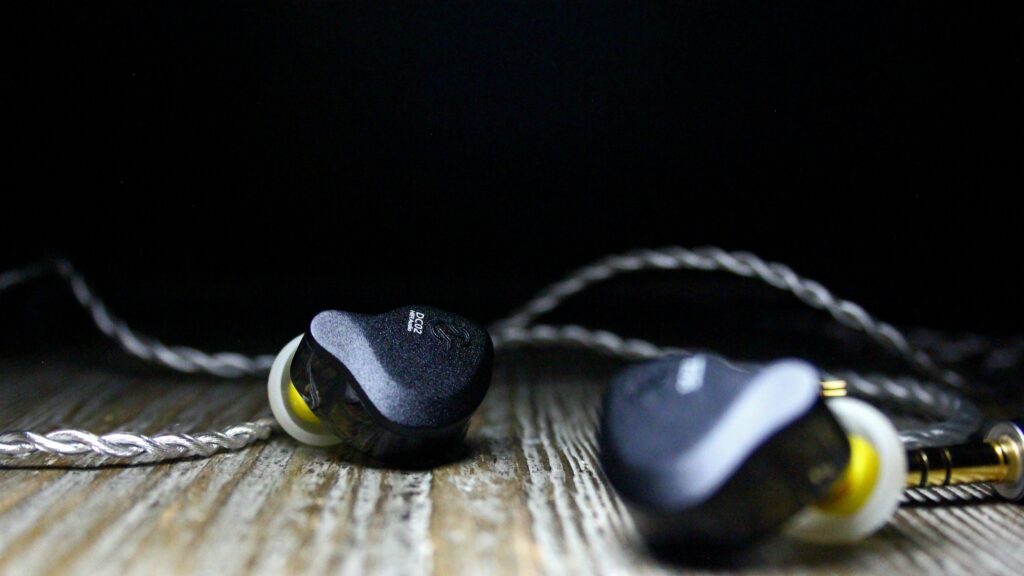 The DC02 is a fine sounding set