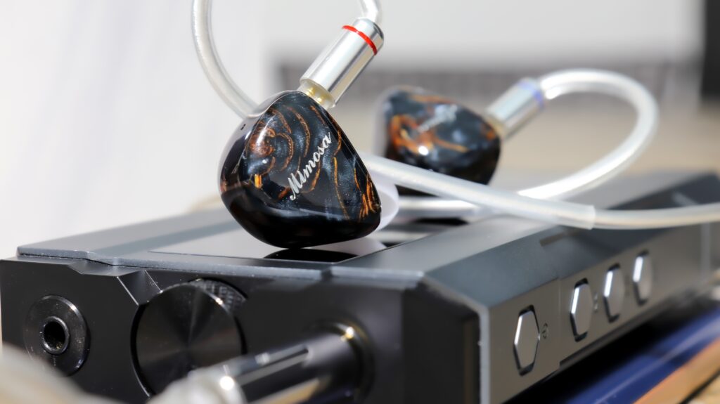 This QOA hybrid fits perfectly with the Fiio Q15