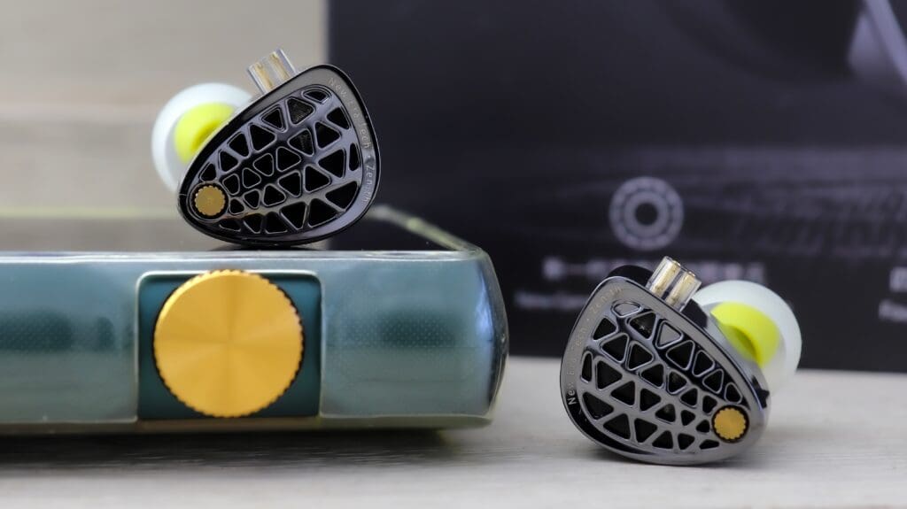 The KZ Zenith and the iBasso DX240