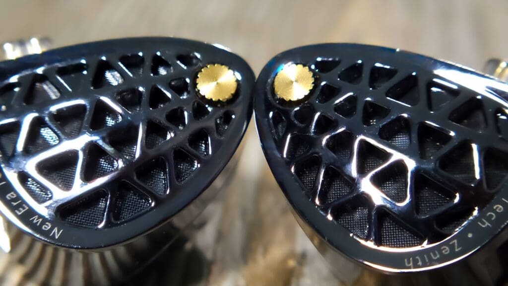 Such a cool faceplate design