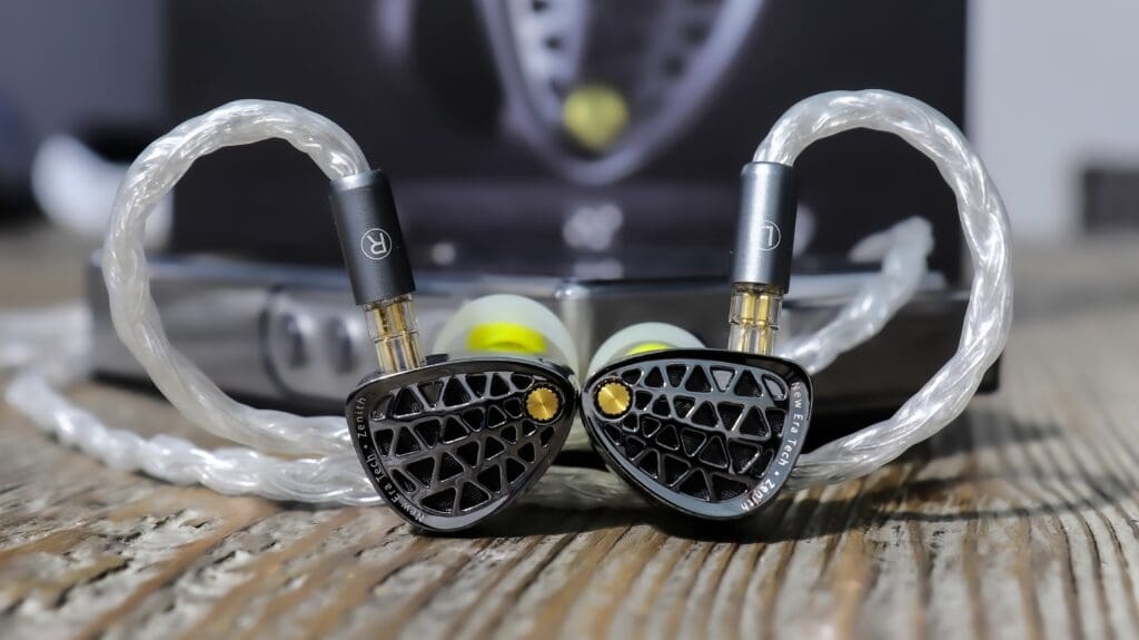The IcyMoon cable attached to the KZ Zenith