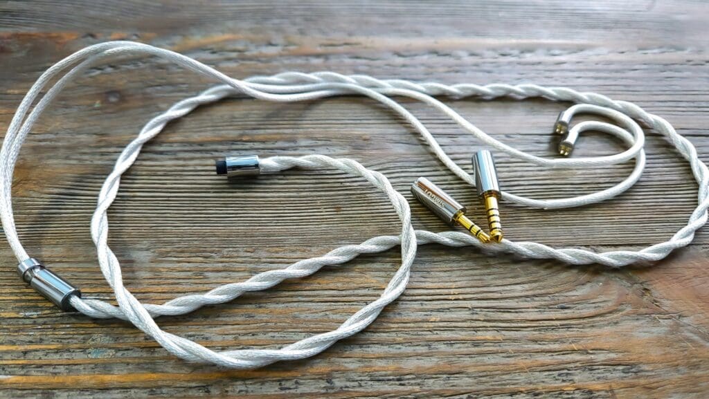 The ET142's cable is amazing