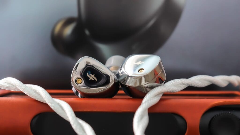 The Shanling M6 Ultra & Simgot ET142 Planar