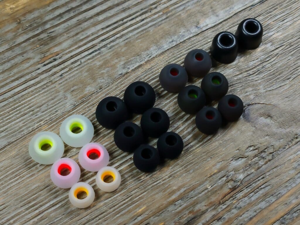 Geekfly GF3 included eartips