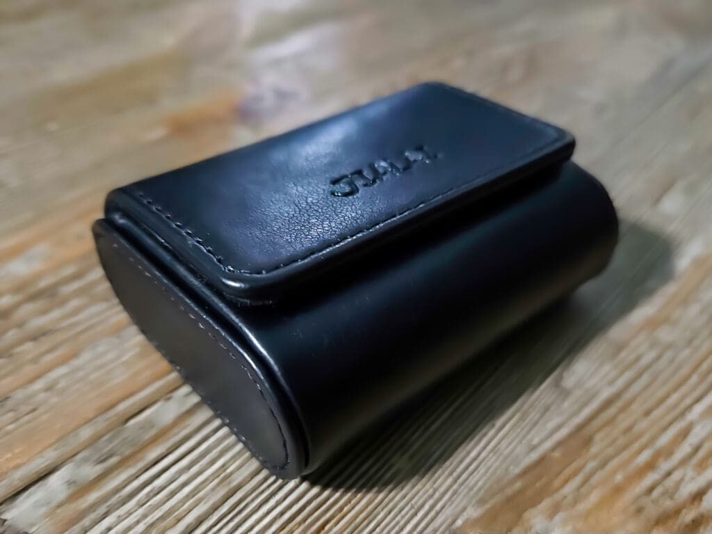 Jailia Carat carrying case