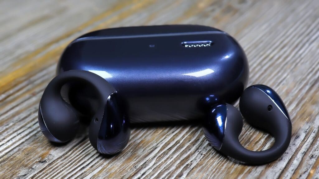Soundpeats PearlClip Pro and case