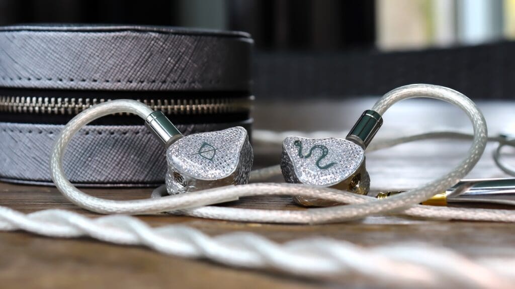 The EarAcoustics SPA Limited Edition with it's carrying case