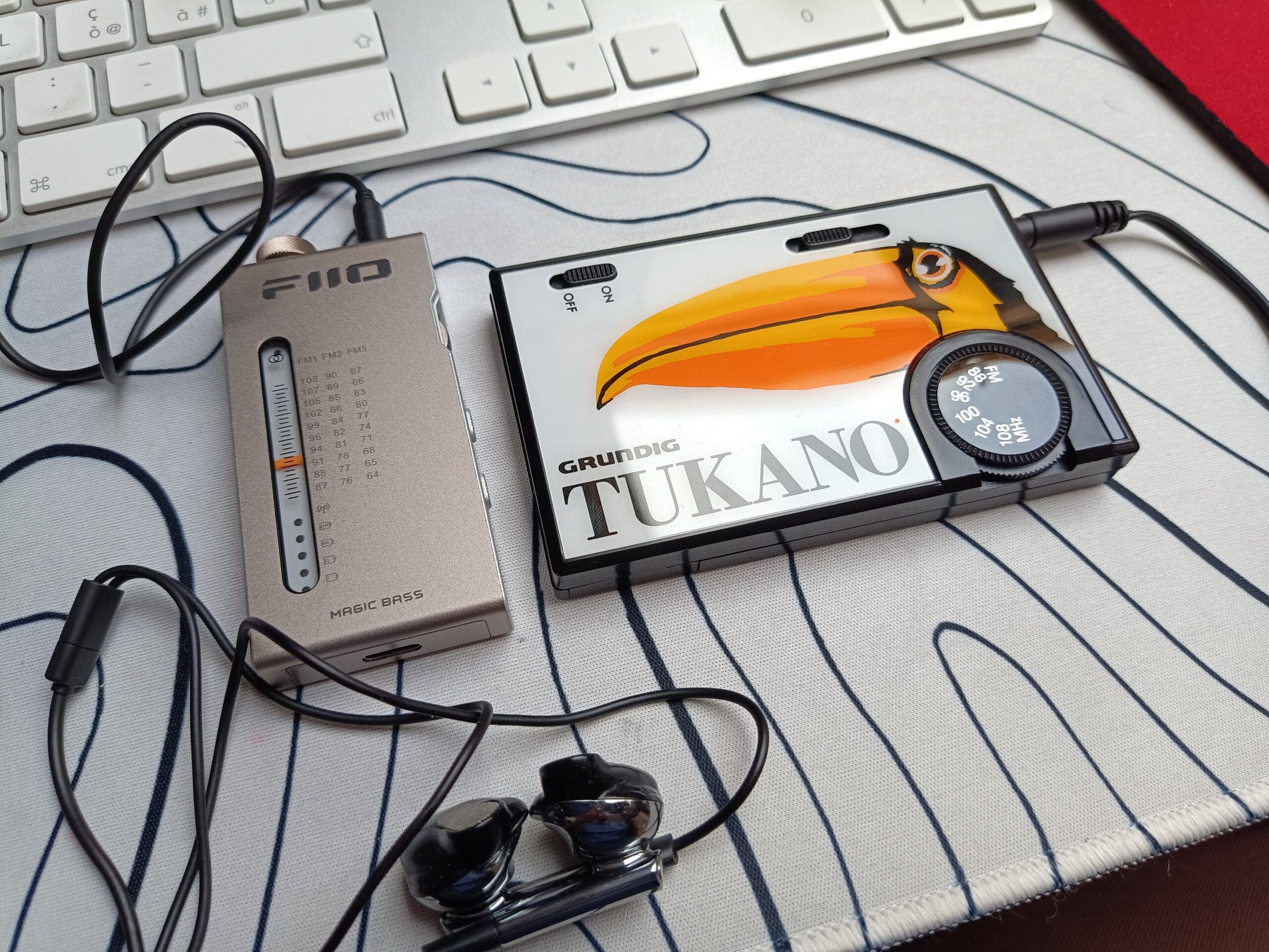 Fiio RR11 vs Grundig City Boy 5