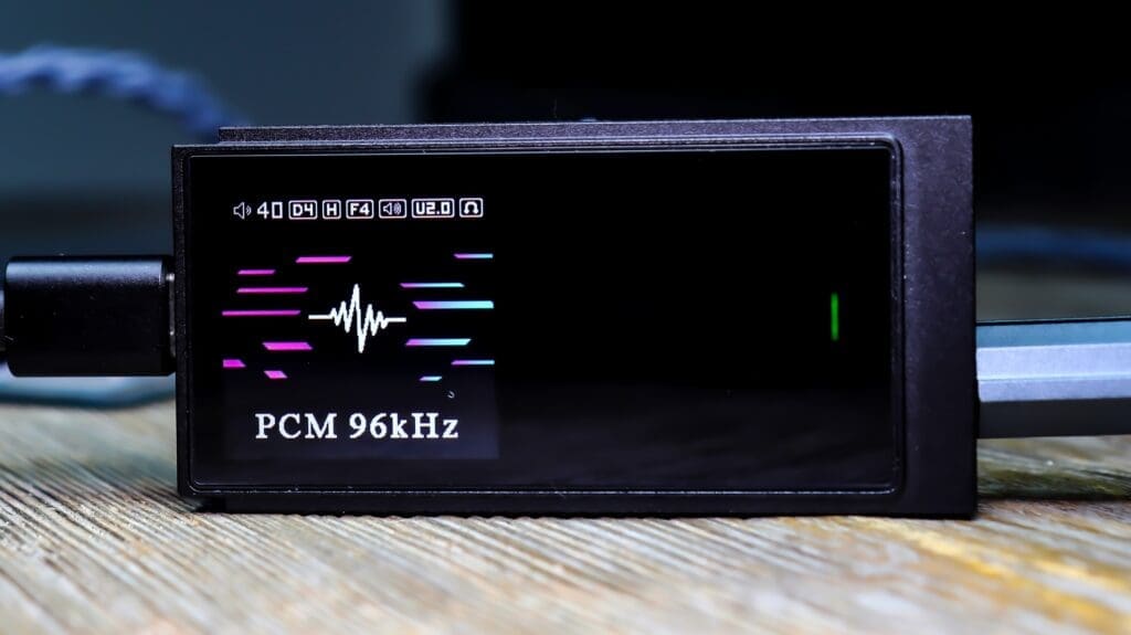 Photo showing the screen on the Shanling UA6