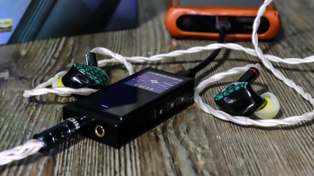 Photo of the Aful 5+2 and the UA6 during a listening session