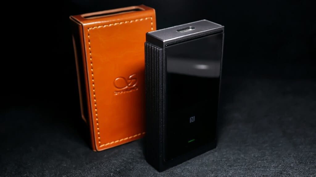 Shanling UP6 and it's leather case
