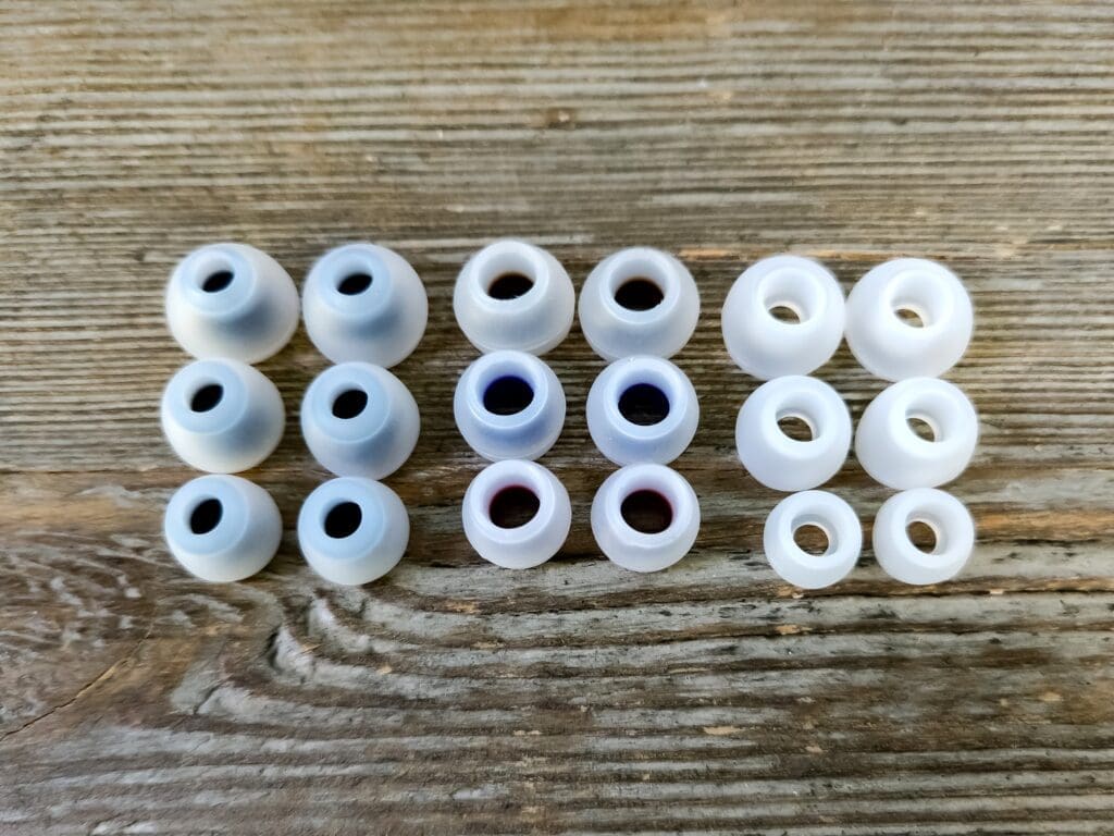 The Letshuoer DX1 eartips