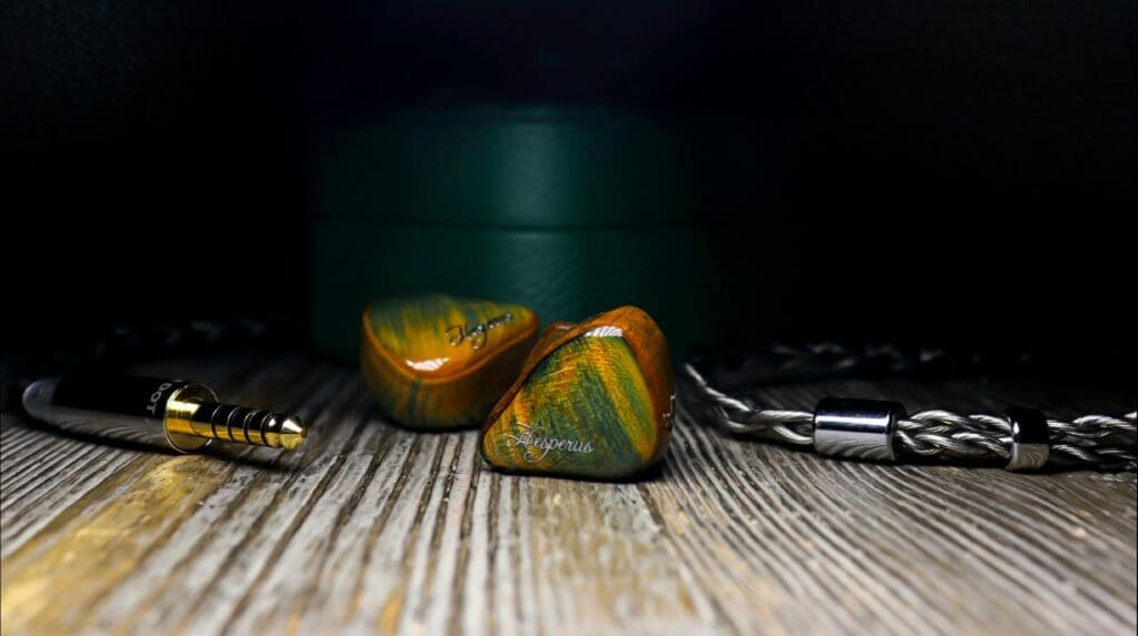 ODA Hesperus A300 Wood Edition dark light pic