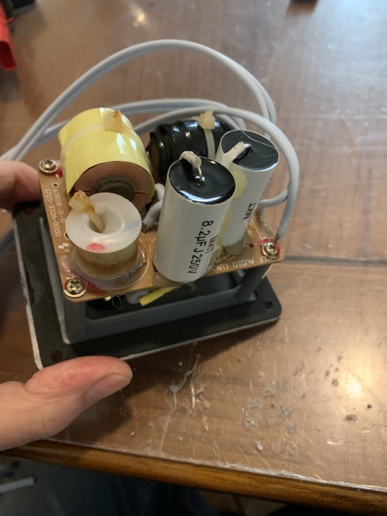 KEF Q5