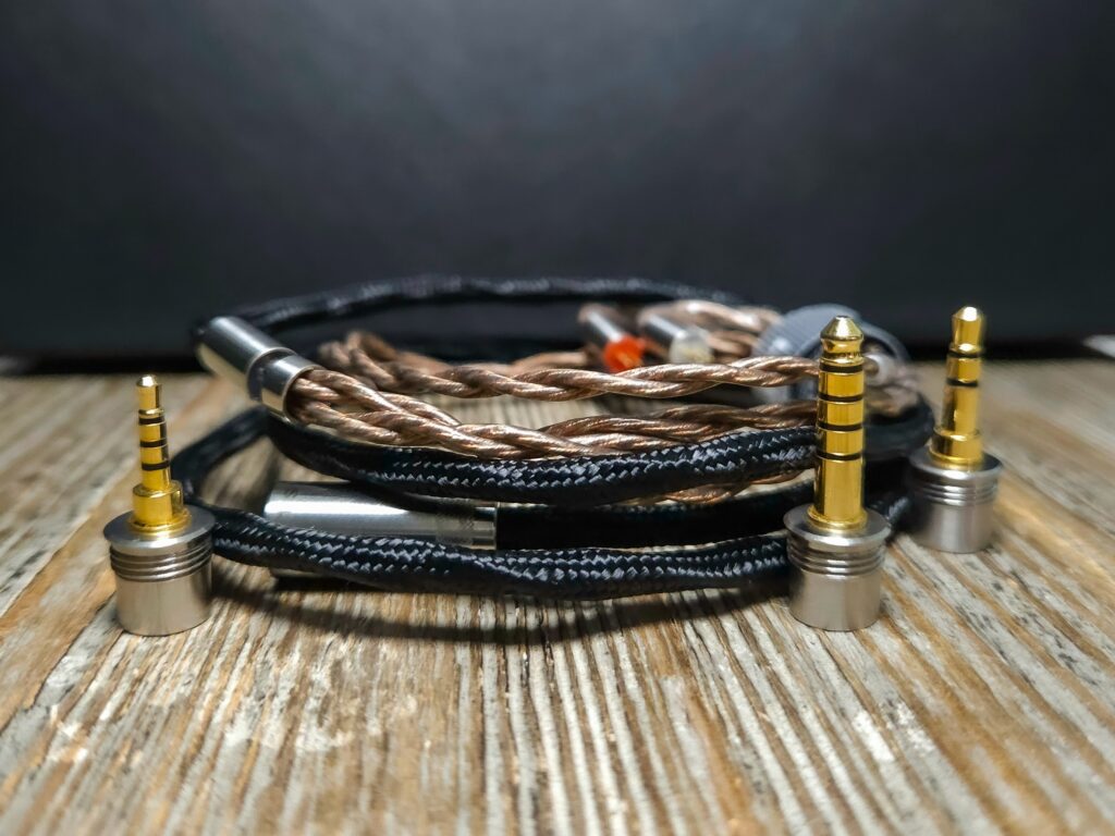 Letshuoer Cadenza 12 (2024) cable