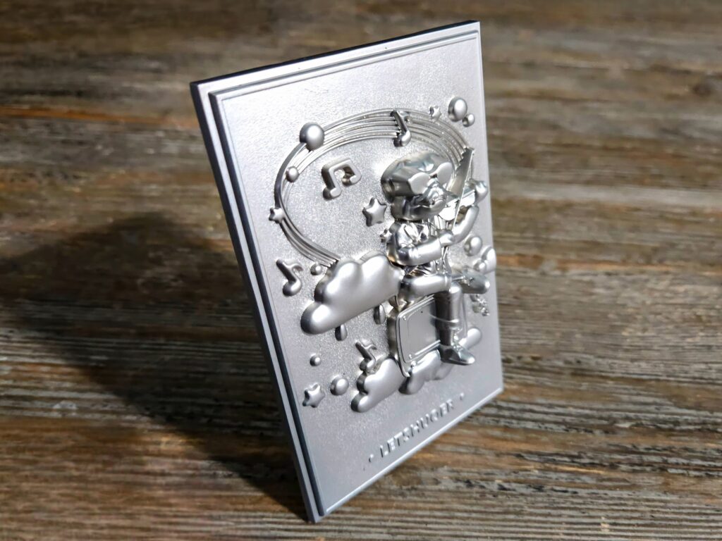The Letshuoer Cadenza 12 (2024) plaque within the packaging