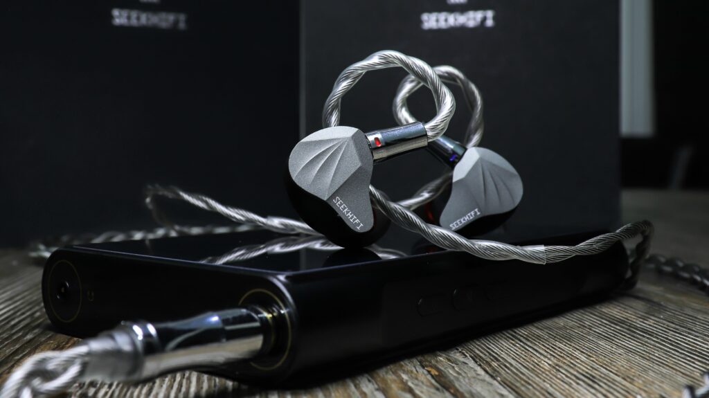 The SeekHifi S2 and the Shanling M6 Ultra