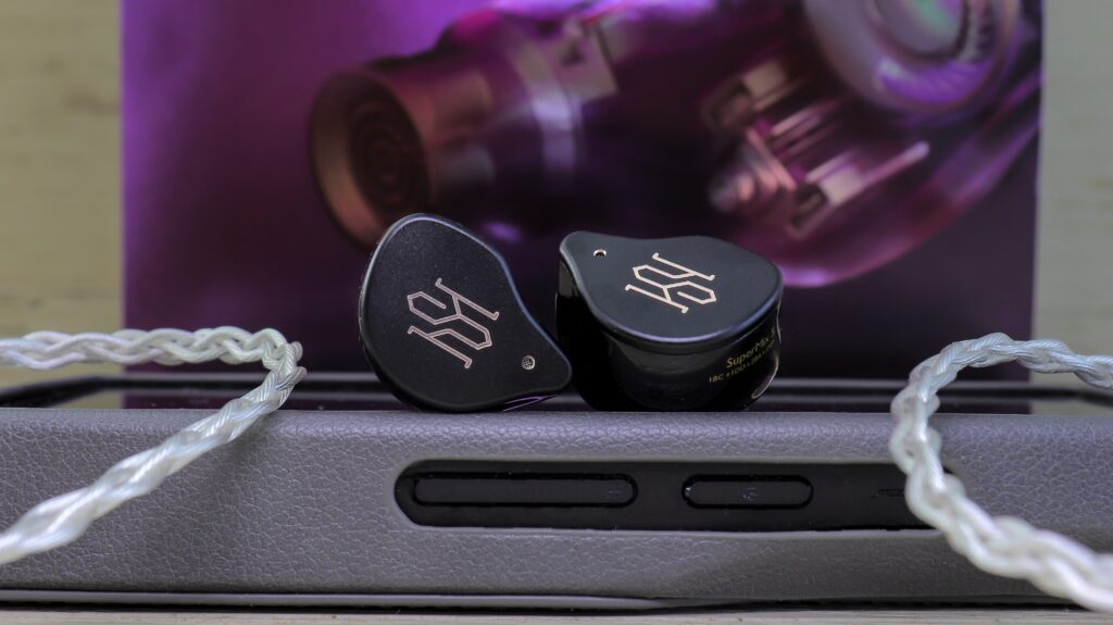 The Simgot SuperMix 5 and the Hiby R6 Pro II 2025