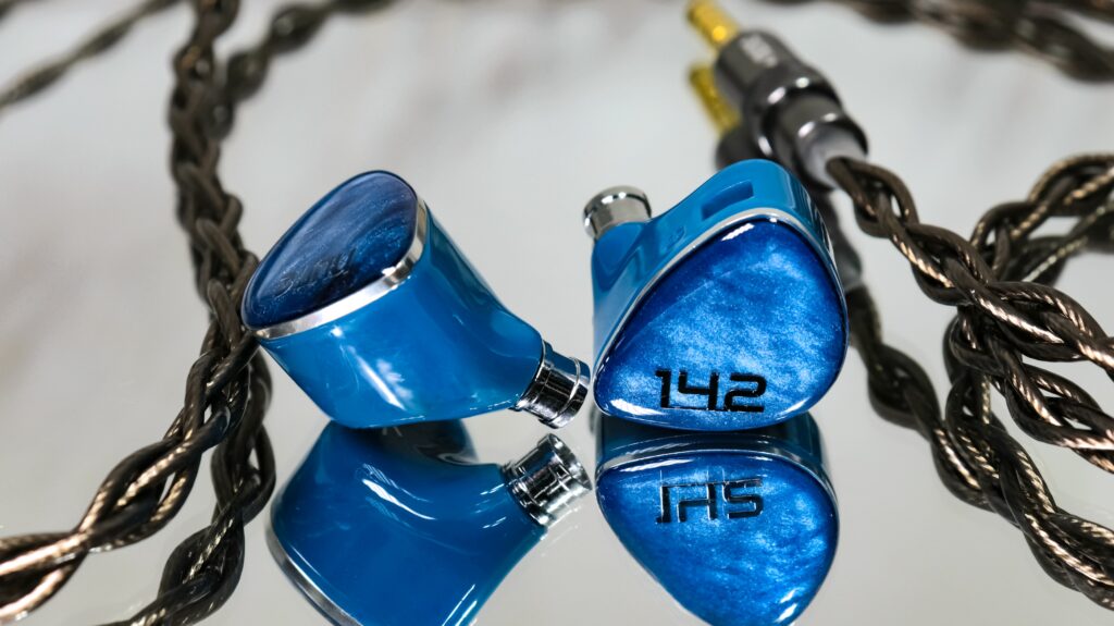 Dunu DN142 mirrored image