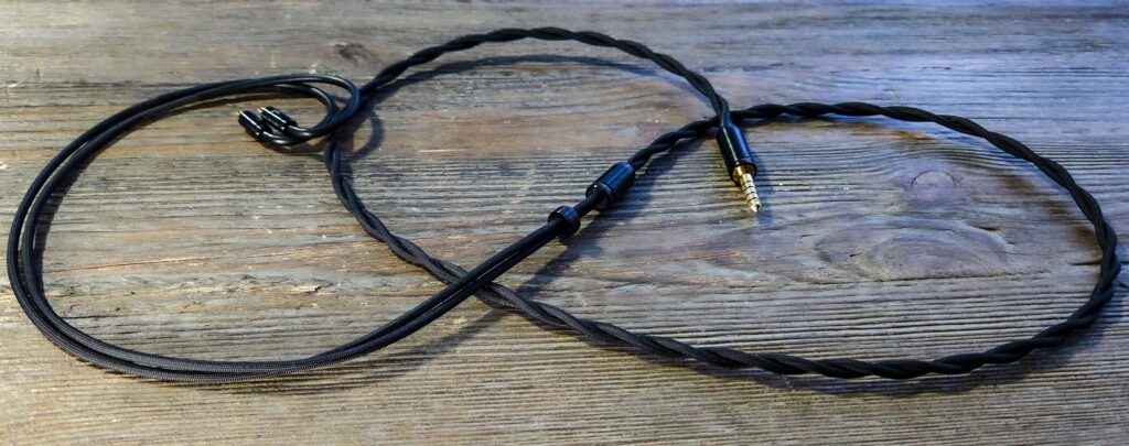 EarAcoustics Genesis G318S cable