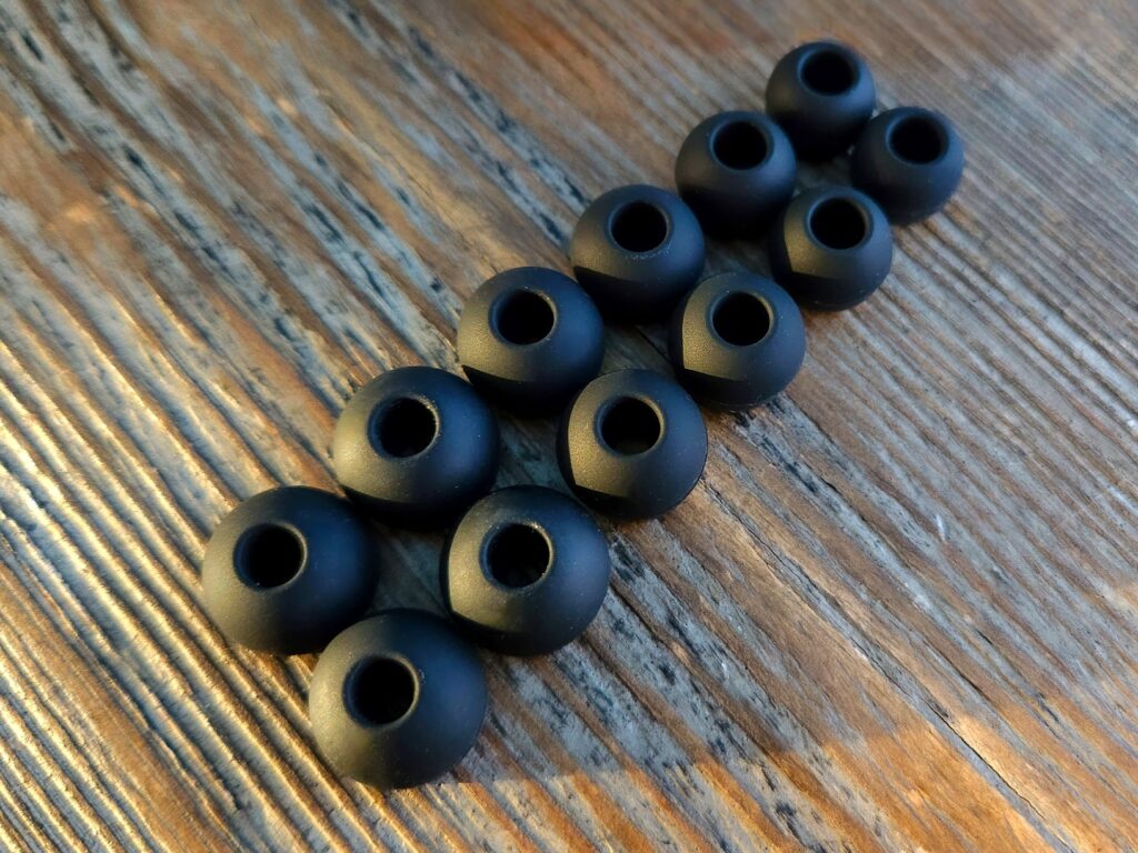 Hidizs MK12 X DucBloke Divinus Velvet tips