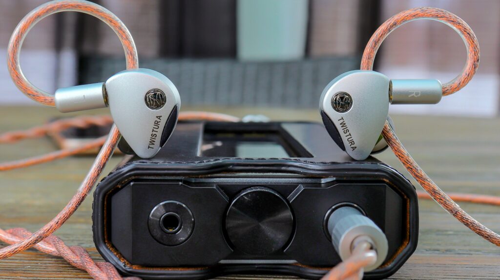 Twistura WoodNote and the Fiio Q15