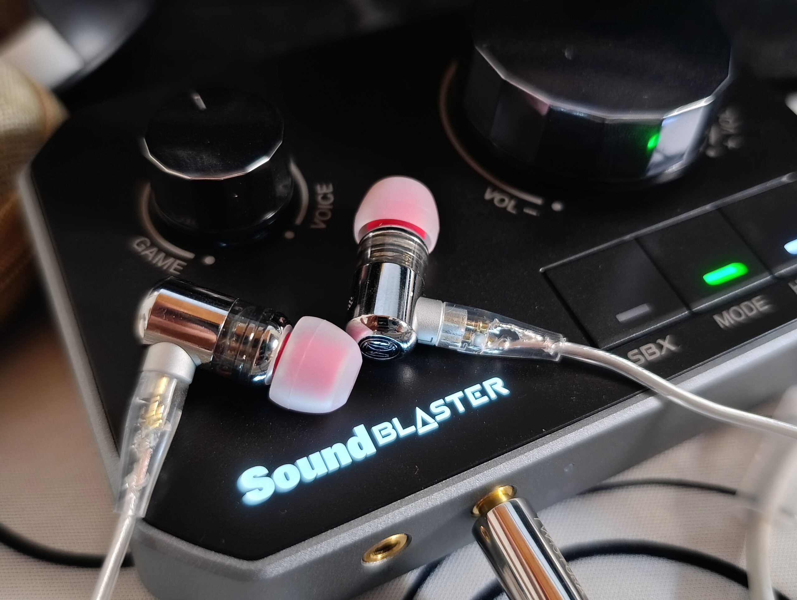 Twistura Sigma vs Creative Soundblaster G8