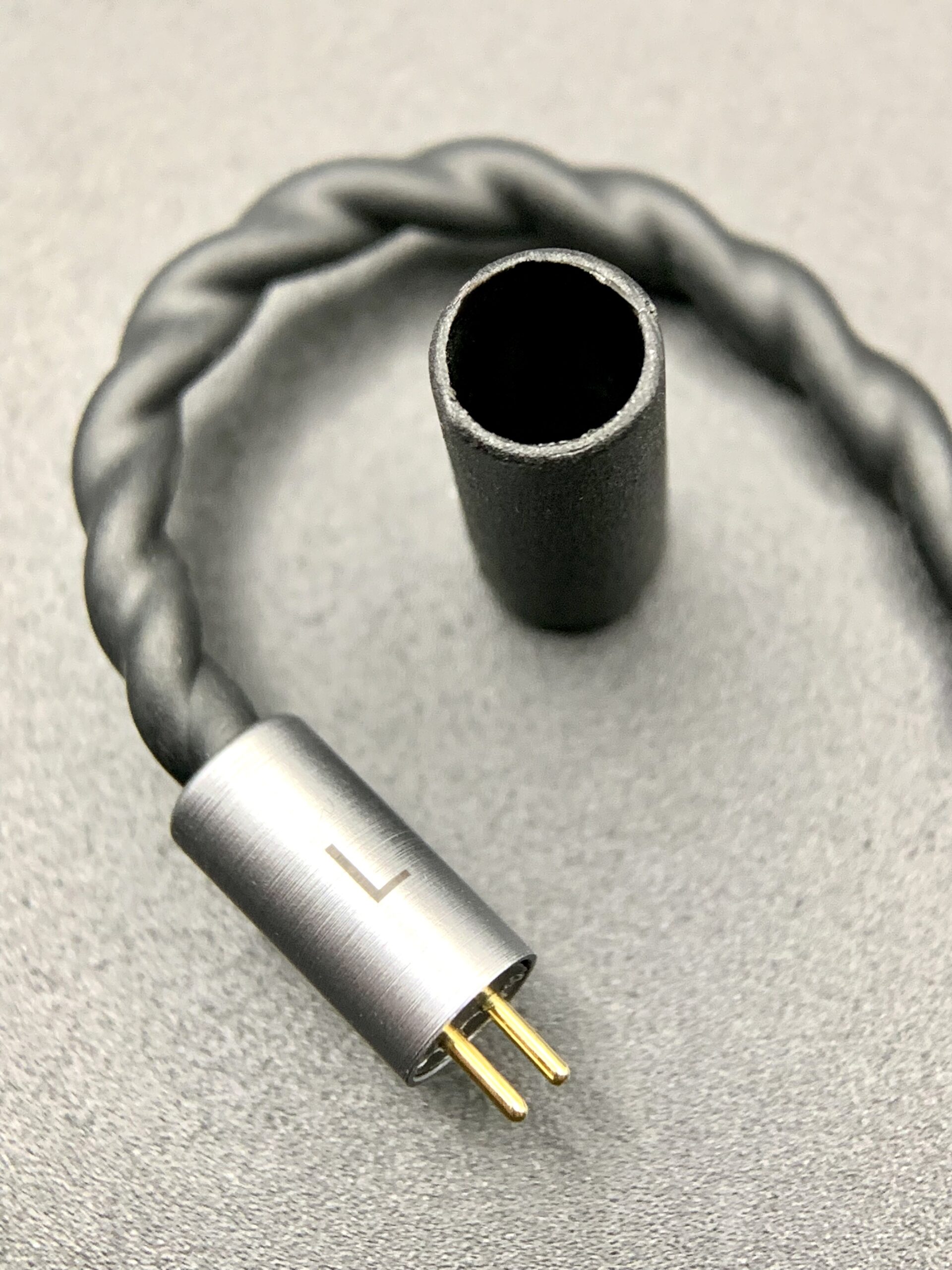 2-pin connectors