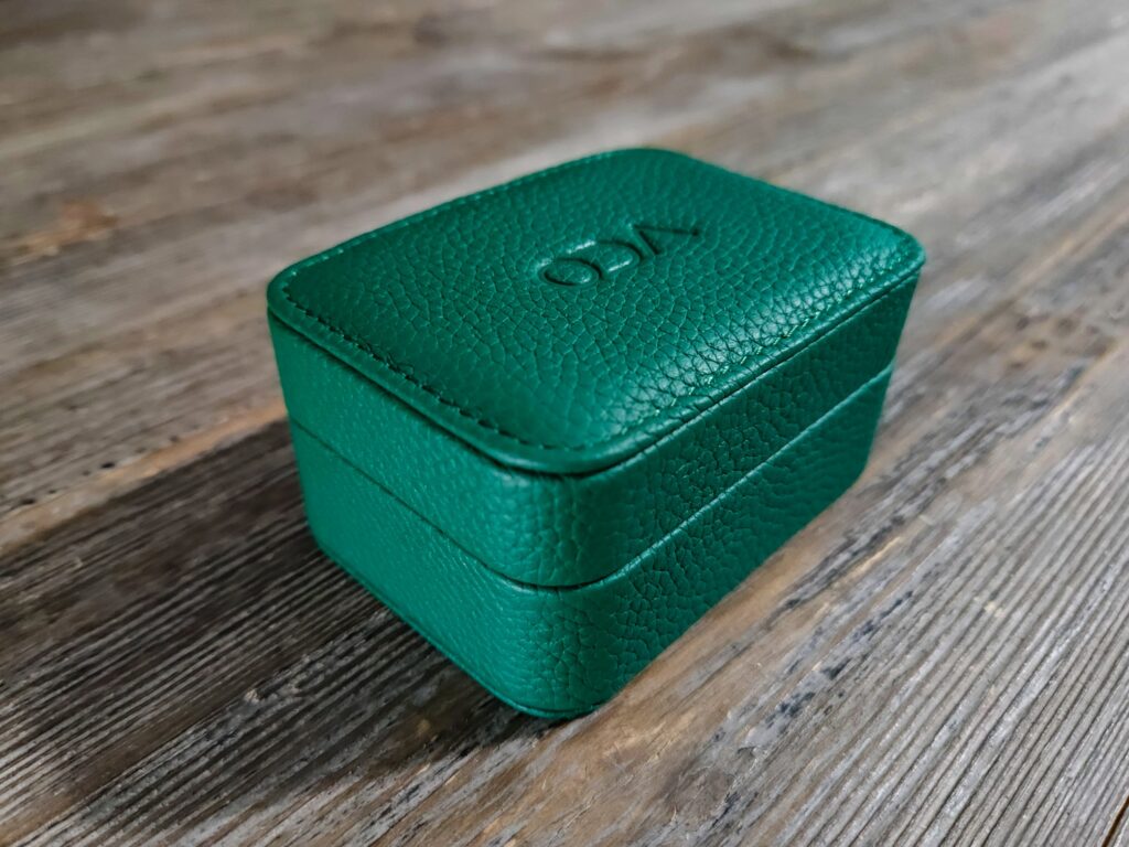 ODA Amarantine A500 Wood Edition carrying case