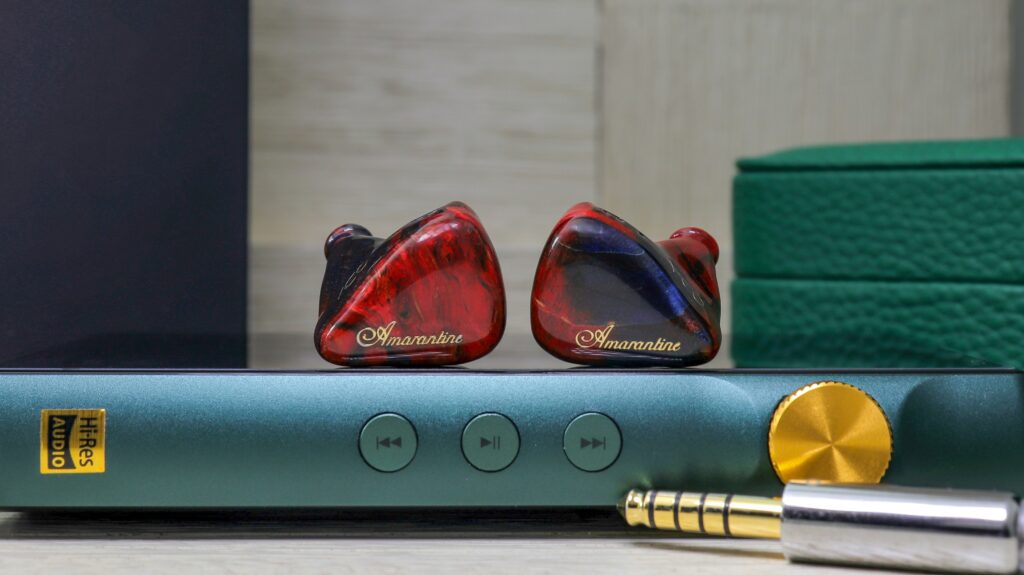 ODA Amarantine A500 Wood Edition and the iBasso DX240