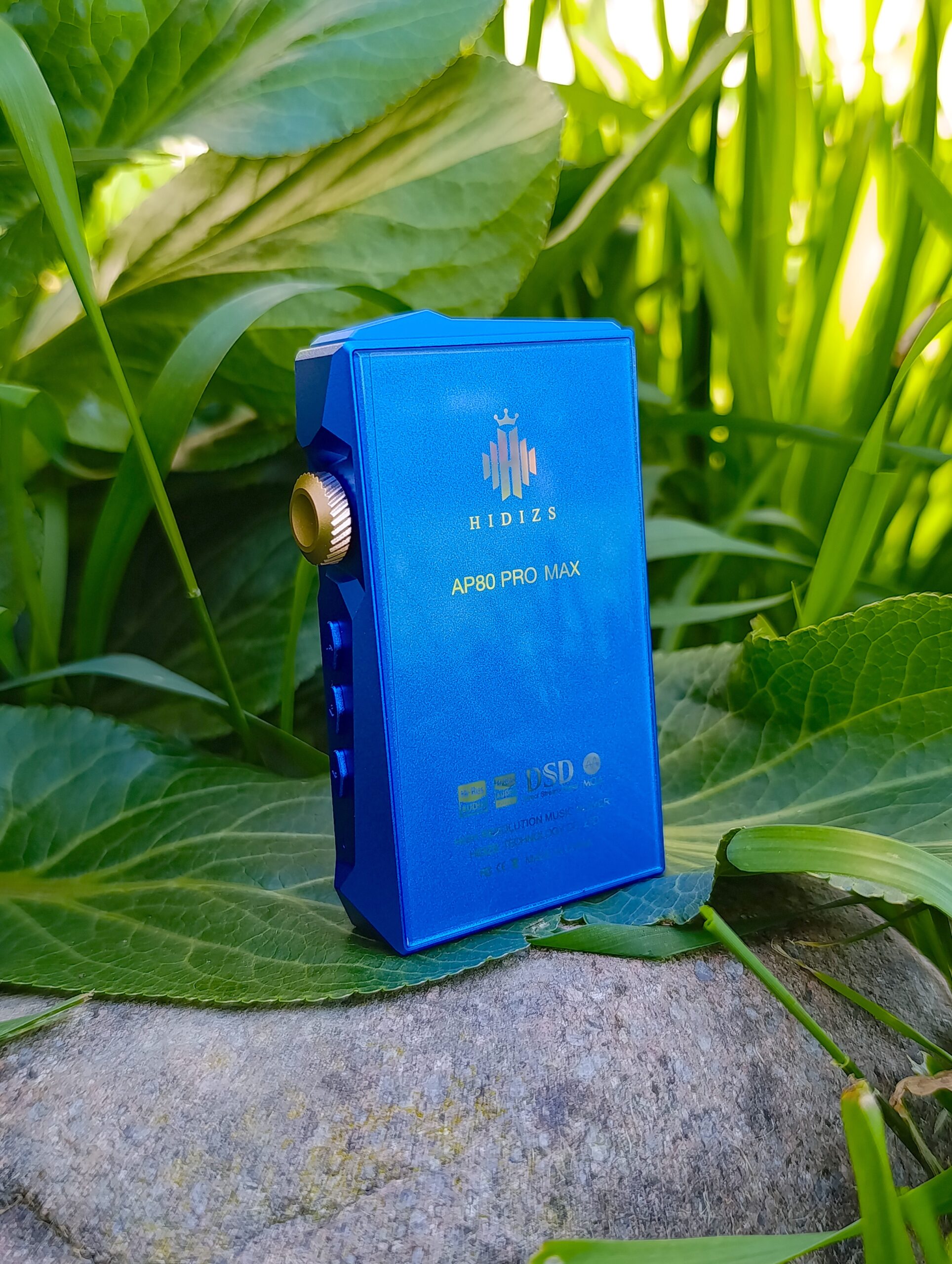 Hidizs AP80 Pro Max in natural lights