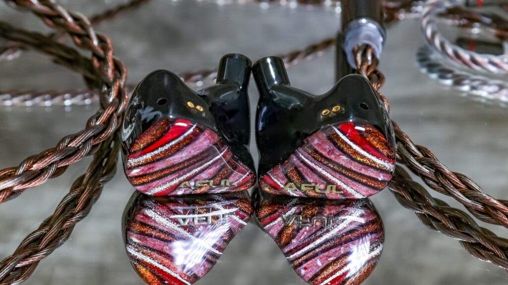 Aful Performer 8S mirror image